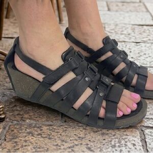 Teva Gladiator Wedge Sandal Black Leather  Womens 8,5 Cabrillo Strappy